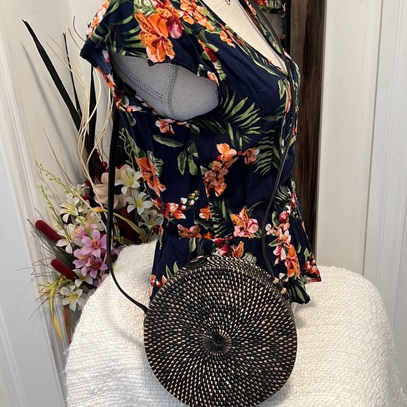NWOT Round Rattan Crossbody Bag - Picture 4 of 7